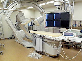 FPD搭載型バイプレーン 頭腹部用X線血管撮影装置
